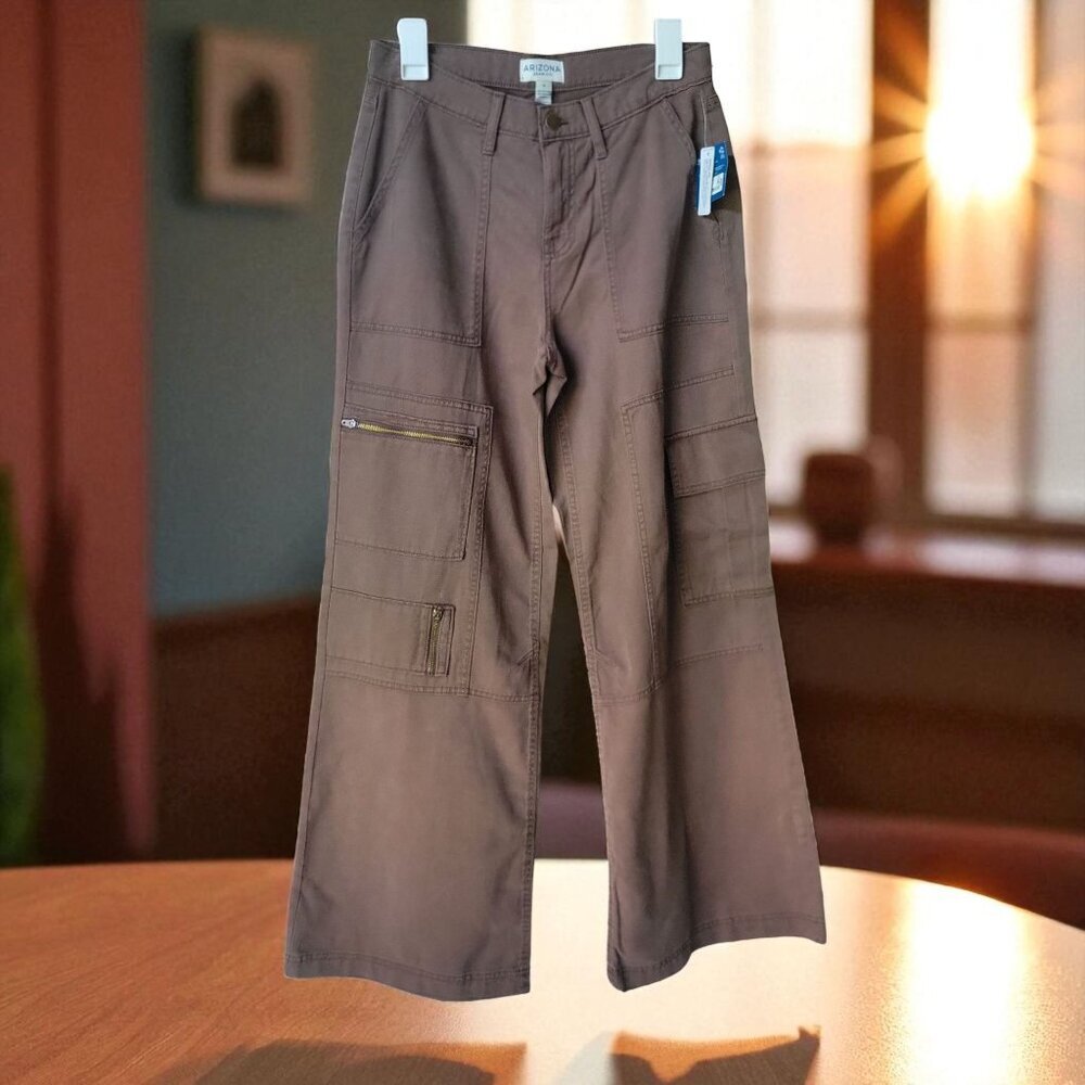 Arizona Women's Low Rise Wide Leg Cargo Pant - US 4